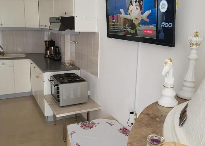 Queen's Olympiakí Aktí